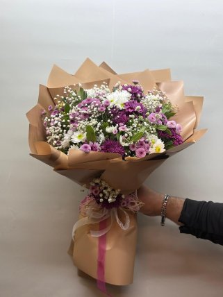 Mor ve Beyaz Kır Çiçekleri Buketi