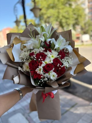 LİLYUM EŞLİĞİNDE BUKET