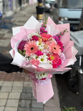 BEYAZ PEMBE PAKETLİ BUKET