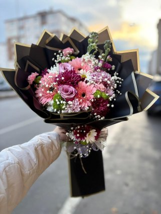 SİYAH SEVENLER BUKETİ