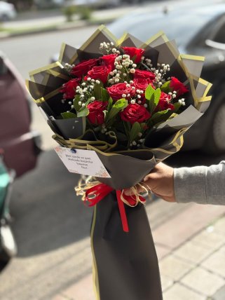 12 KIRMIZI GÜL BUKETİ