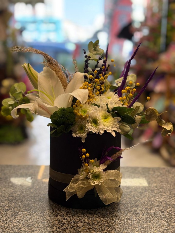 Doğal Elegans Kutuda Çiçek Aranjmanı