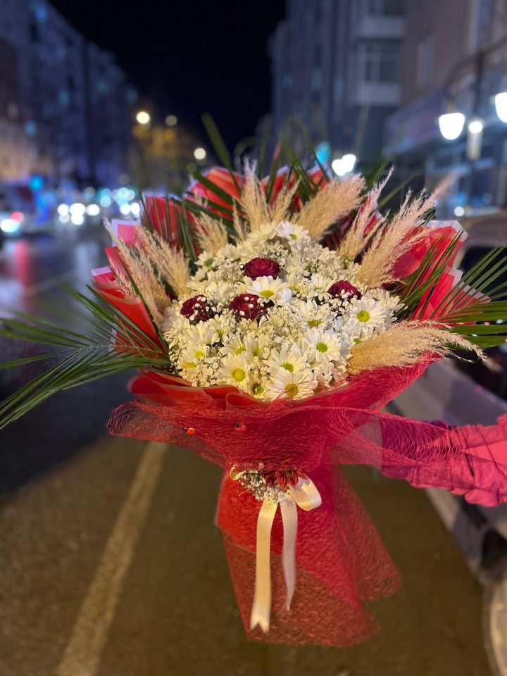 Kırmızı Düşler Buketi