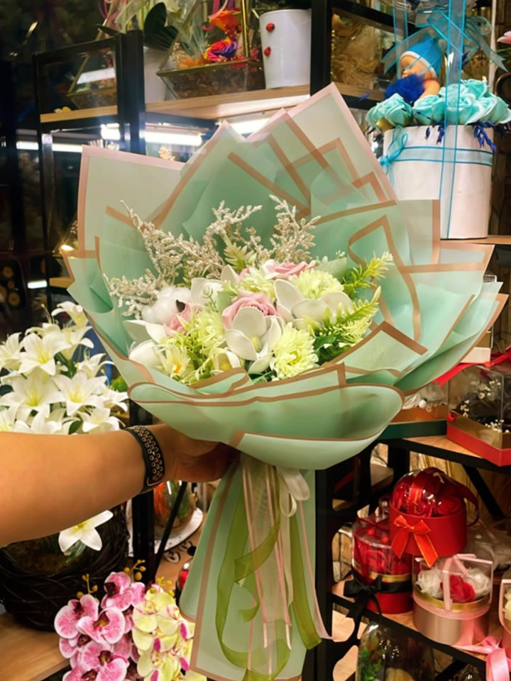 Pastel Zarafet Yapay Çiçek Buketi