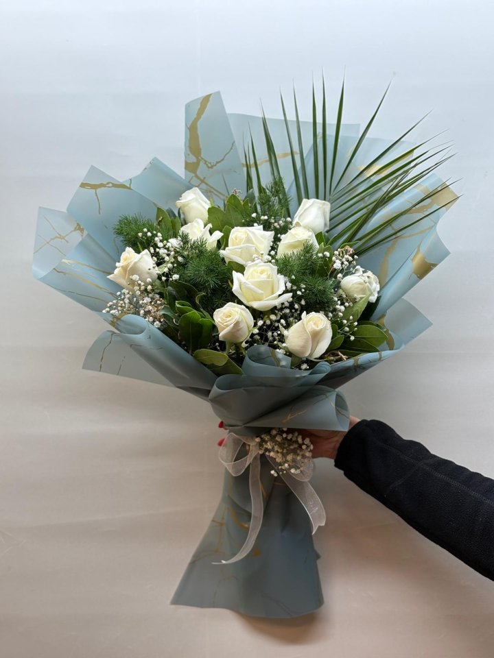 Zarif Beyaz Gül Buketi