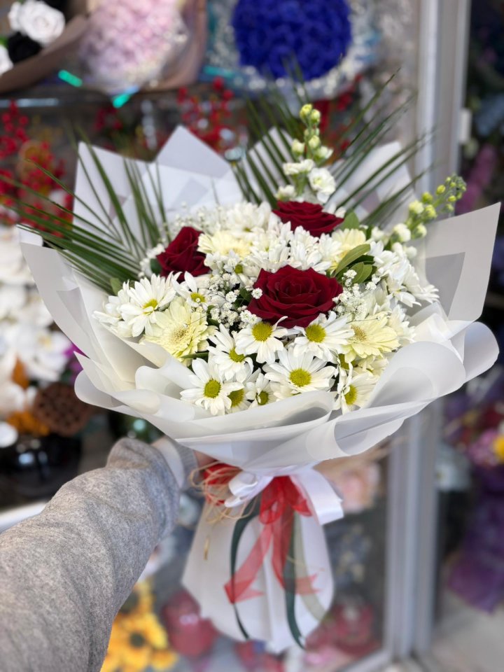 3 GÜL PAPATYA BUKETİ